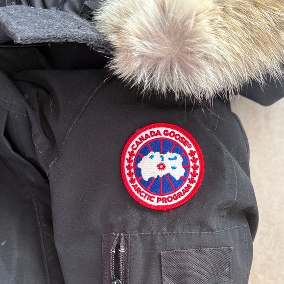 Canada Goose Black Puffer Jacket with Fur Hood PETITE SMALL - Picture 12 of 14